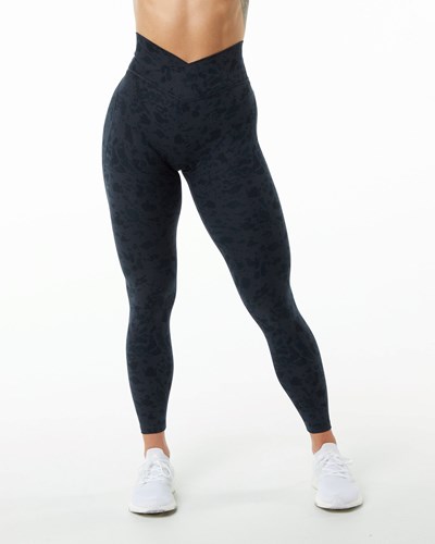 Alphalete Single Brushed Cross-Wrapped Legging Schwarz | MB2368597