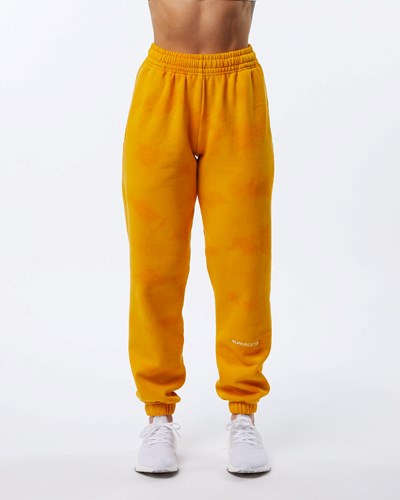 Alphalete Washed 30" Fleece Jogger Golden Sun | KO2305961