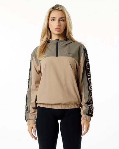 Alphalete Woven Performance Jacket Desert Safari | TF1263957