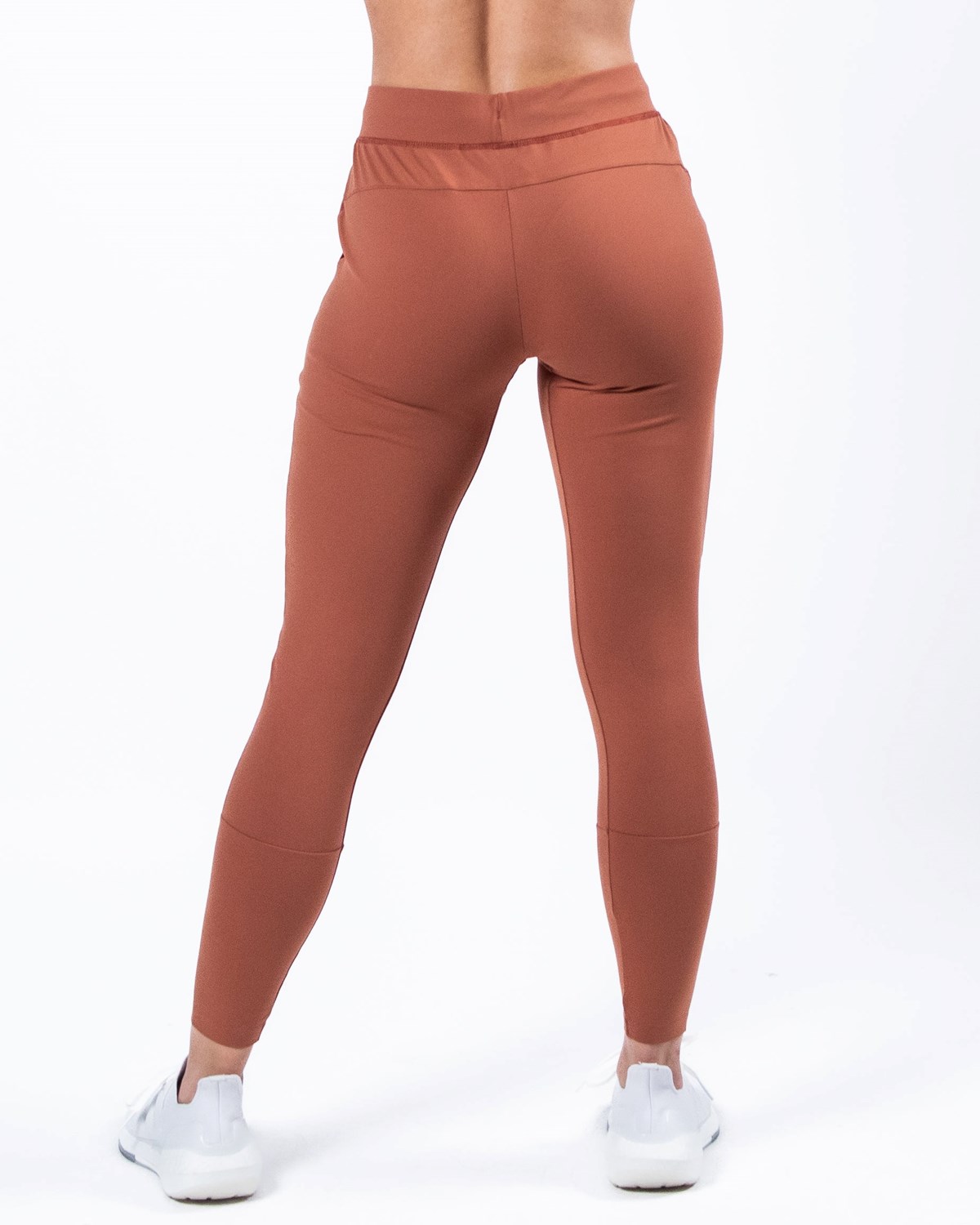 Alphalete 4-Way Stretch Jogger Bronze | EM2013789