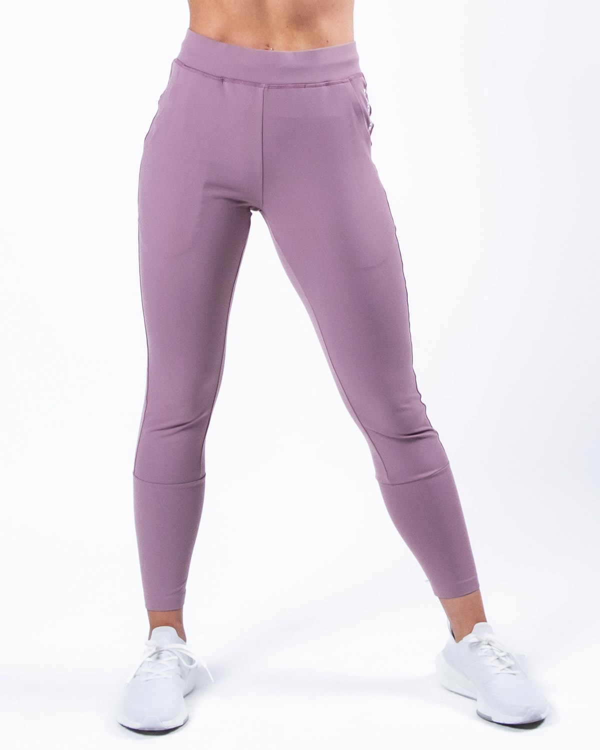 Alphalete 4-Way Stretch Jogger Lila | ZV8951640