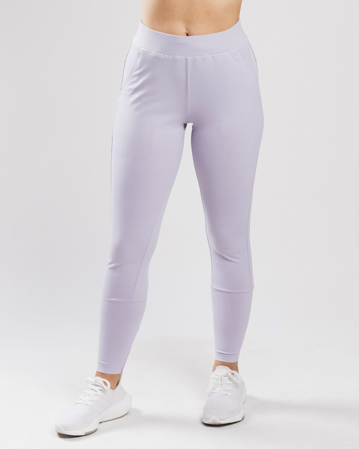 Alphalete 4-Way Stretch Jogger Lilac Haze | QU7231456