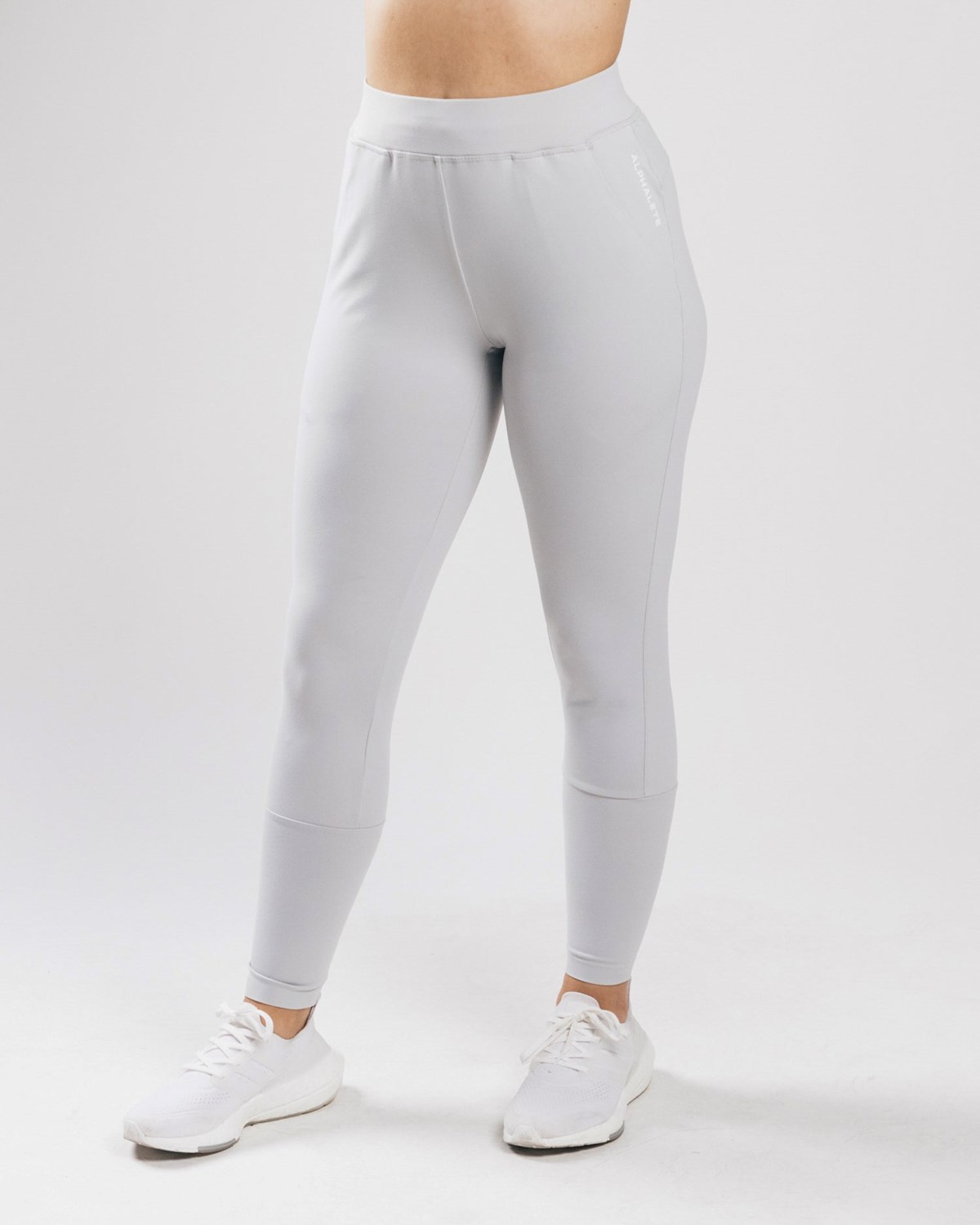 Alphalete 4-Way Stretch Jogger Silber | SC5830297