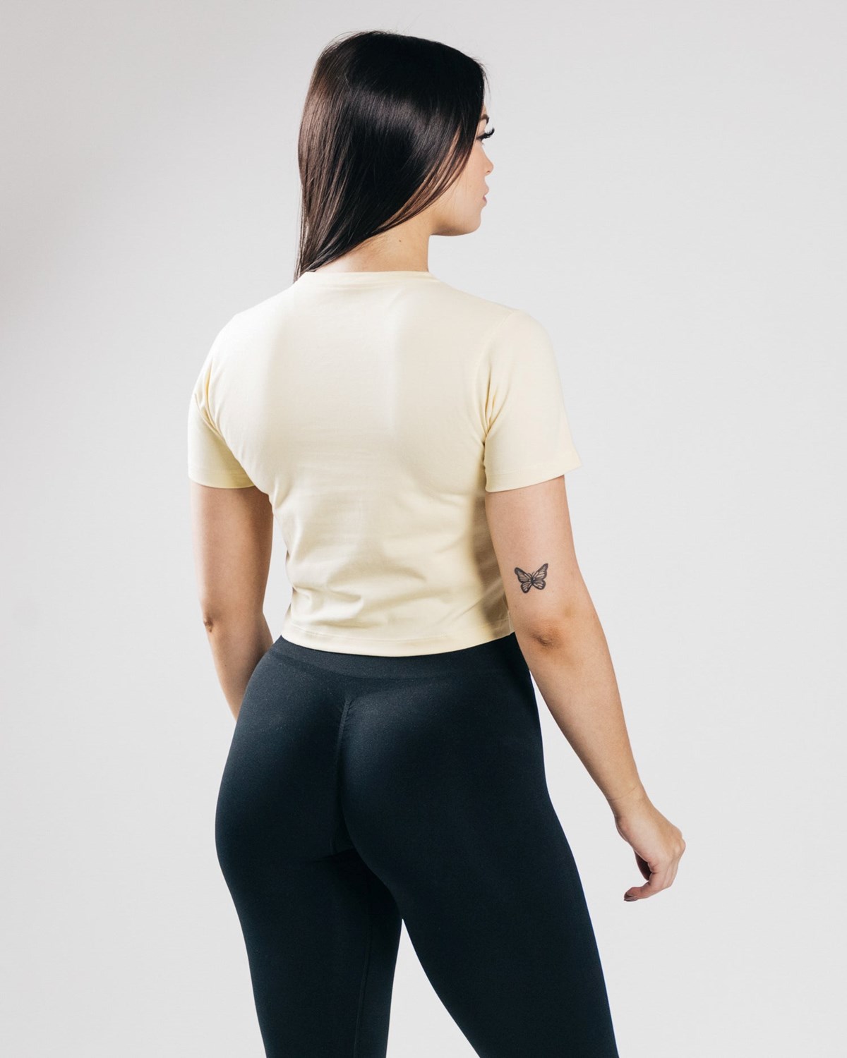 Alphalete Fitted Performance Crop Sea Salt | SZ3746158