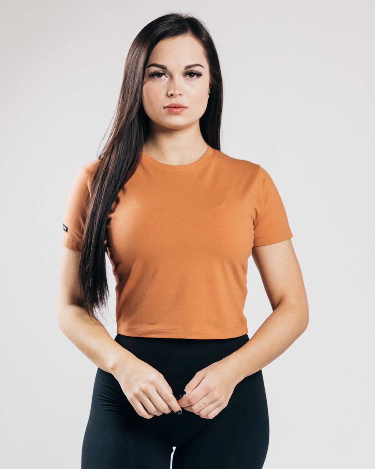 Alphalete Fitted Performance Crop Top Clay | HY1625378