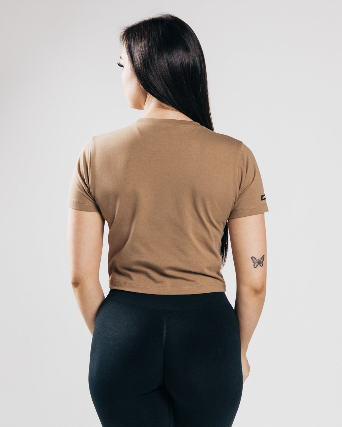 Alphalete Fitted Performance Crop Top Dunkel | KL0931627