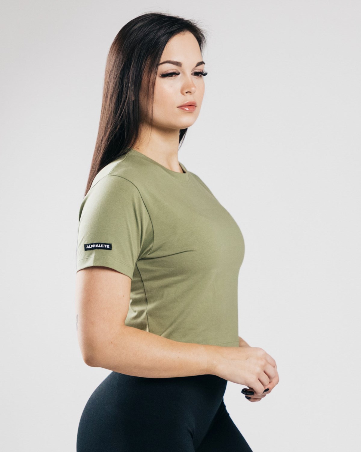 Alphalete Fitted Performance Crop Top Olivgrün | XQ8027564