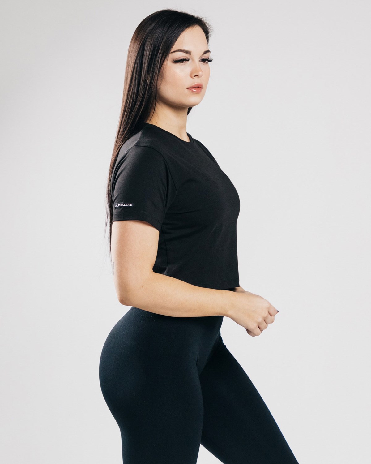 Alphalete Fitted Performance Crop Top Schwarz | UC2795386