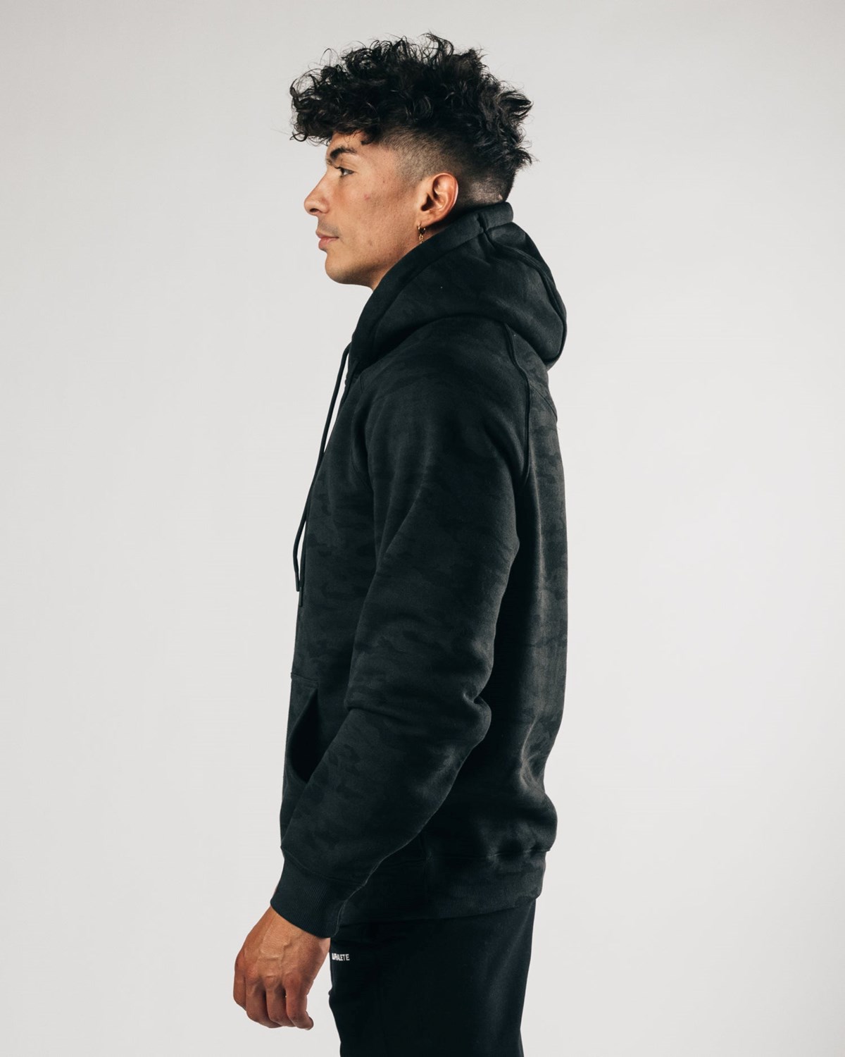 Alphalete Fitted Performance Hoodie Darkest Hour | JU2609537