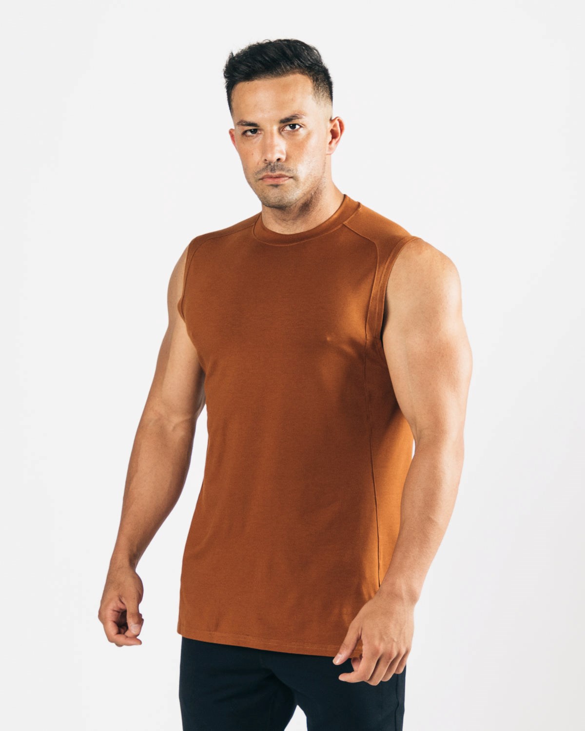 Alphalete High-Neck Premium Cutoff Mahogany | UC3084672