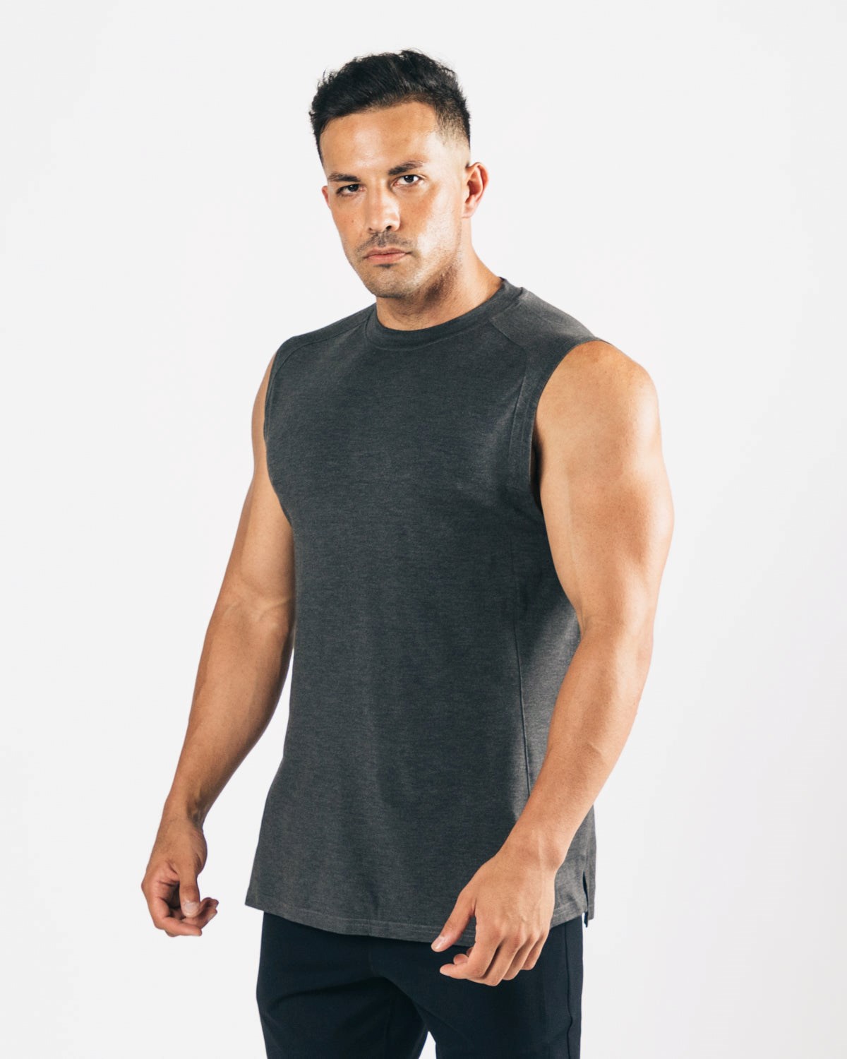 Alphalete High-Neck Premium Cutoff Schwarz | XN6934015