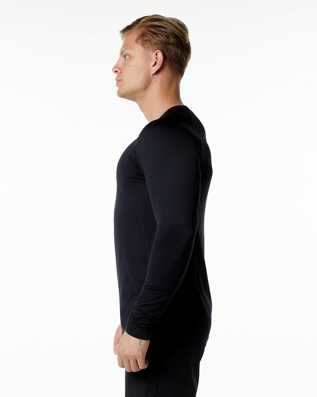 Alphalete High Performance Seamless Long Sleeve Tee Schwarz | NQ1784935