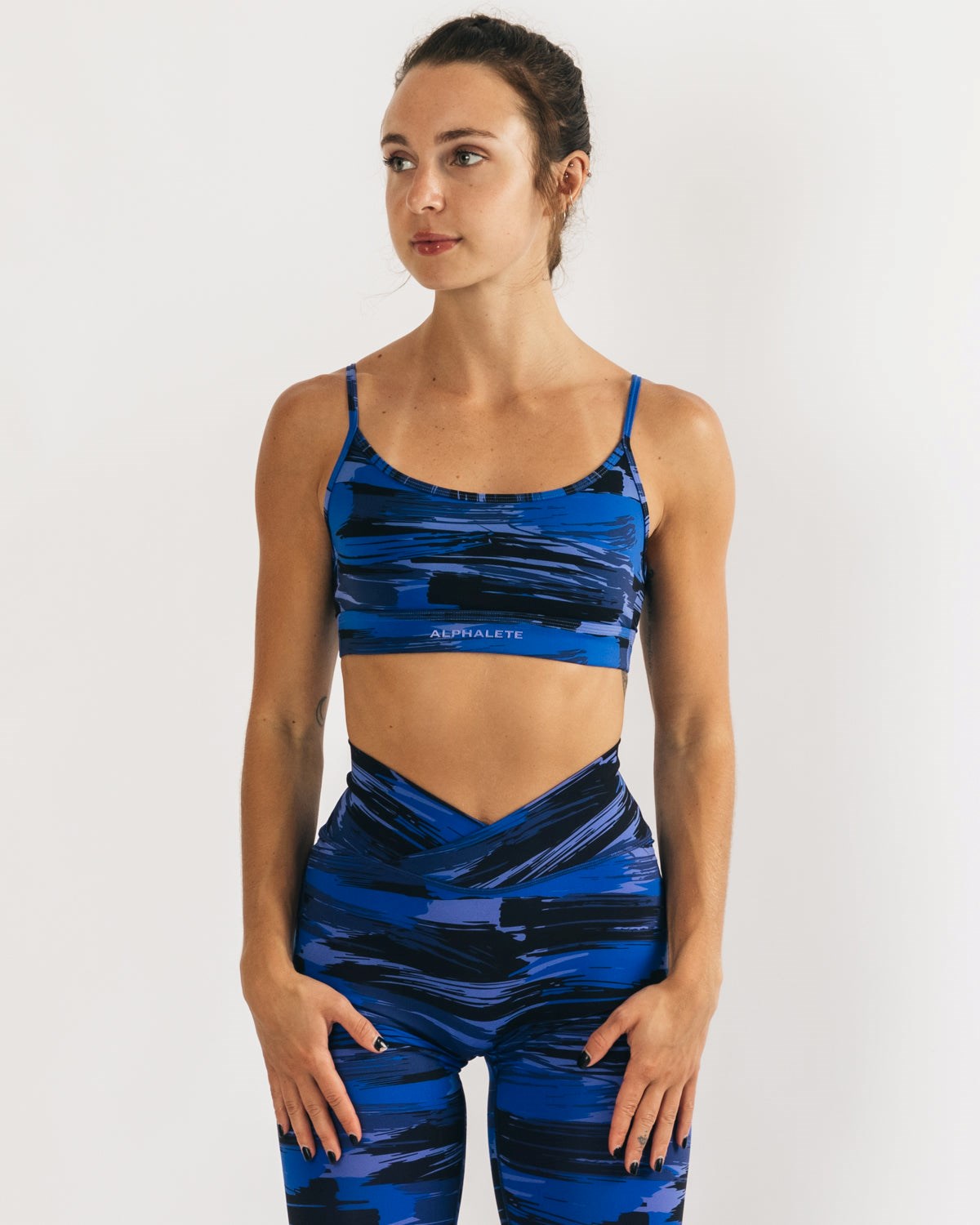 Alphalete Medium Impact Bra Blau Camouflage | QM3850972