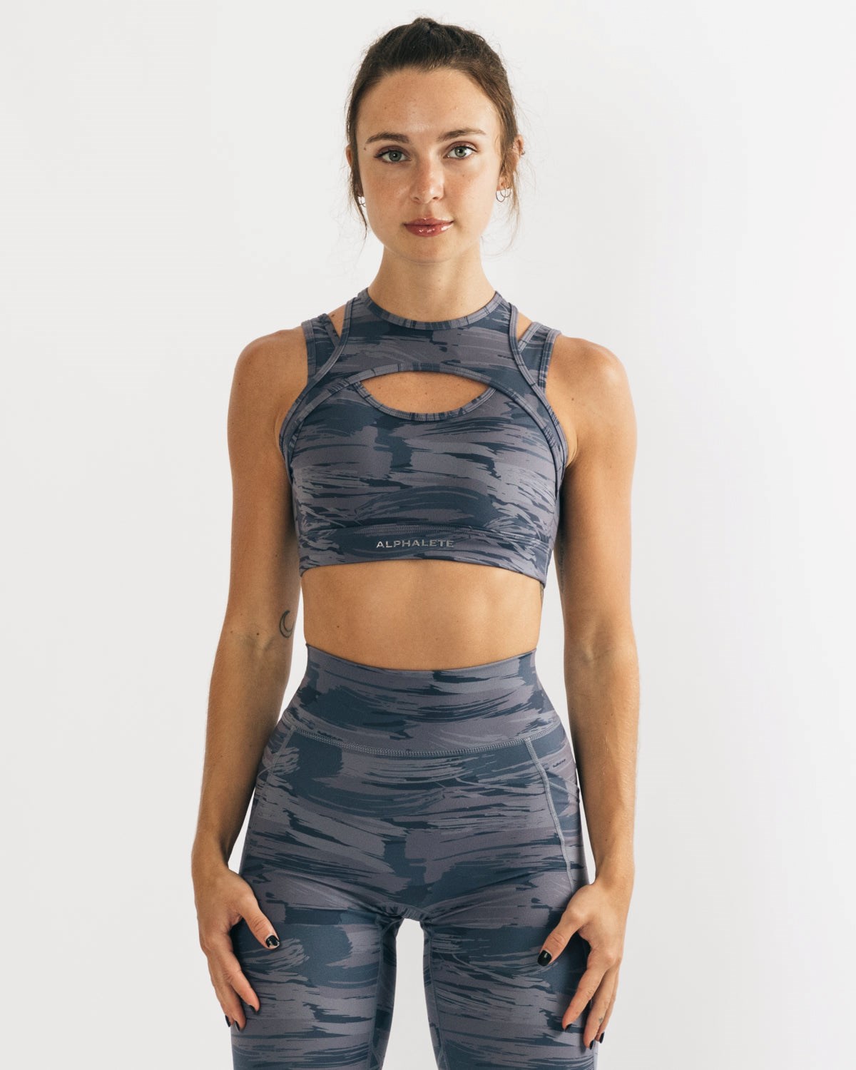 Alphalete Medium Impact Bra Grau Camouflage | AB2834701