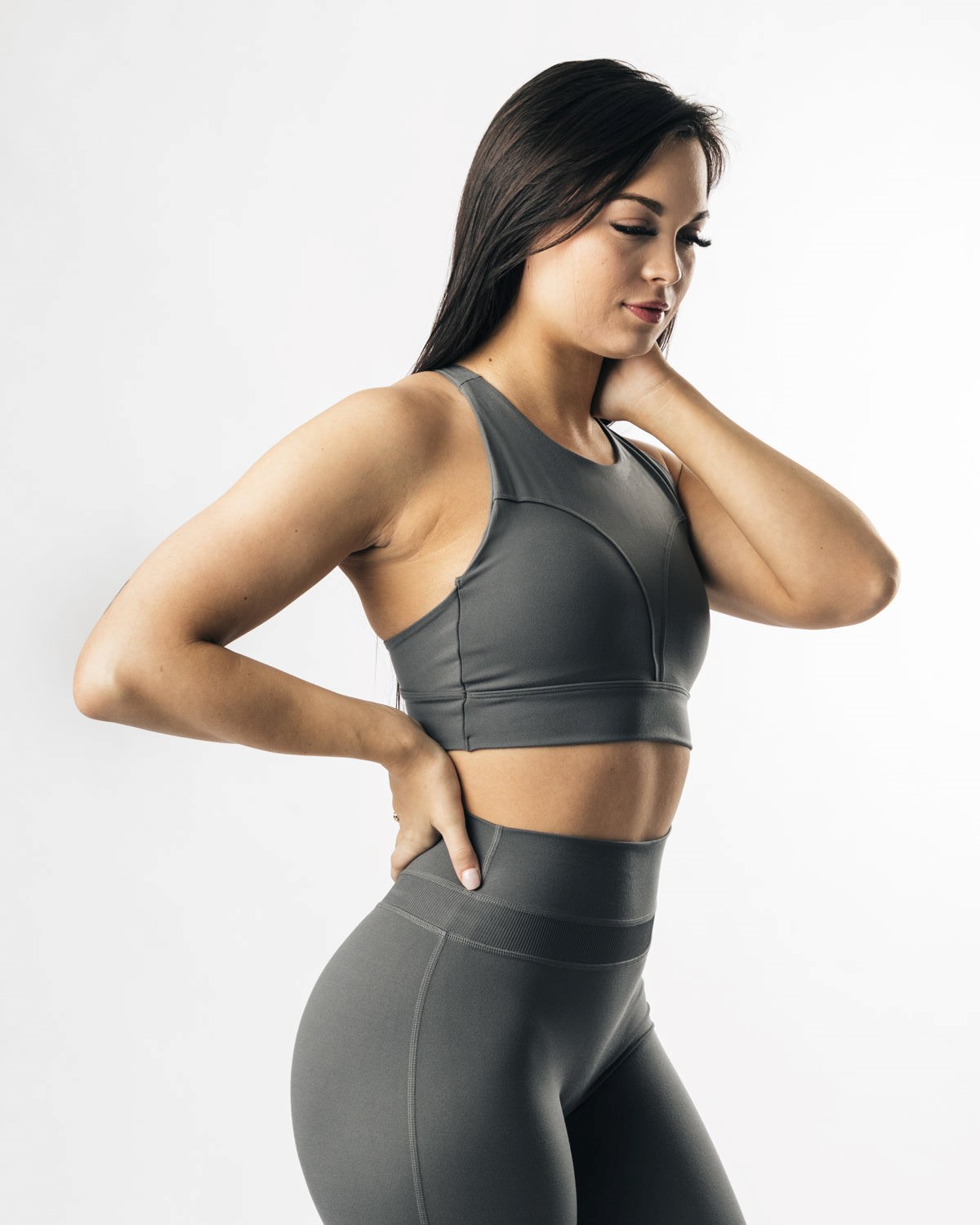 Alphalete Medium-Impact Luxury Sports Bra Volcanic Ash | PV8713509