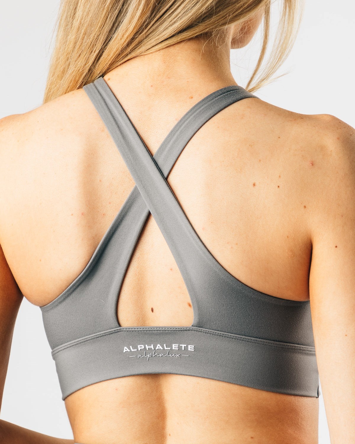 Alphalete Medium-Impact Luxury Sports Bra Quiet Shade | TS7865219