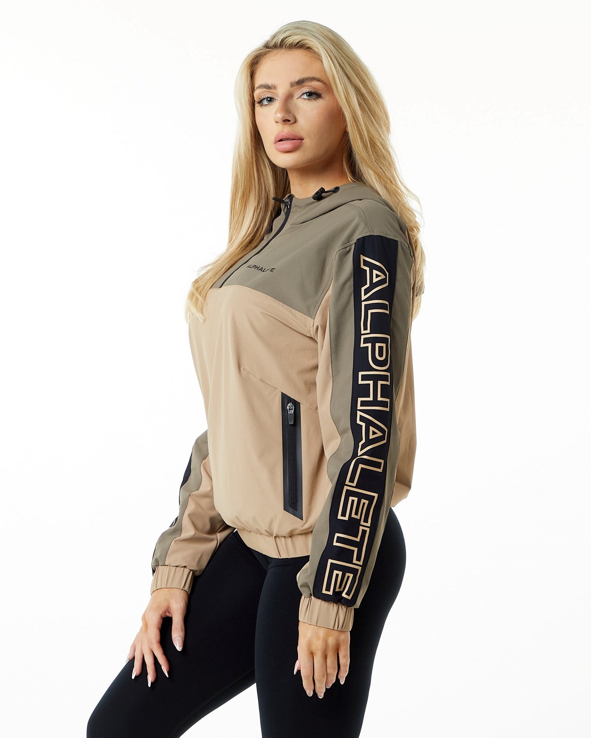 Alphalete Woven Performance Jacket Desert Safari | TF1263957