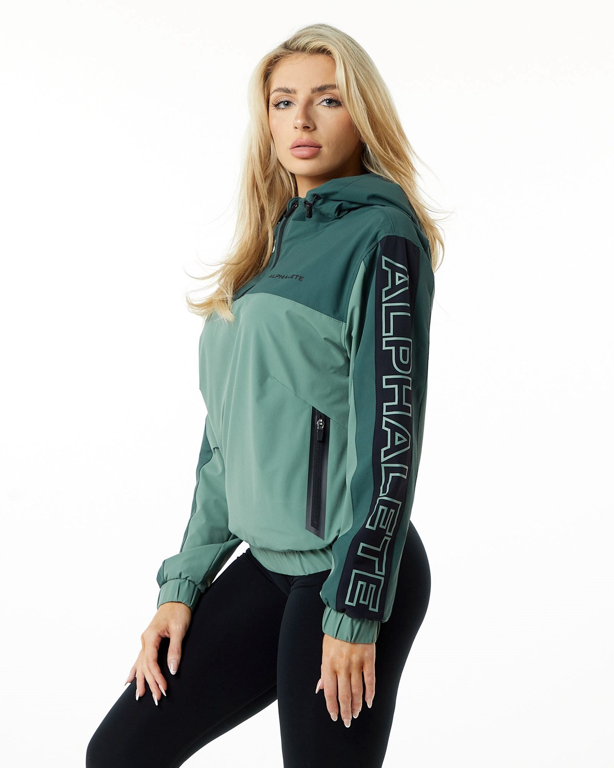 Alphalete Woven Performance Jacket Wild Sage | GB4217903